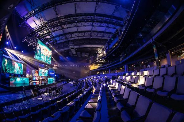 让她在世界 让她在世界