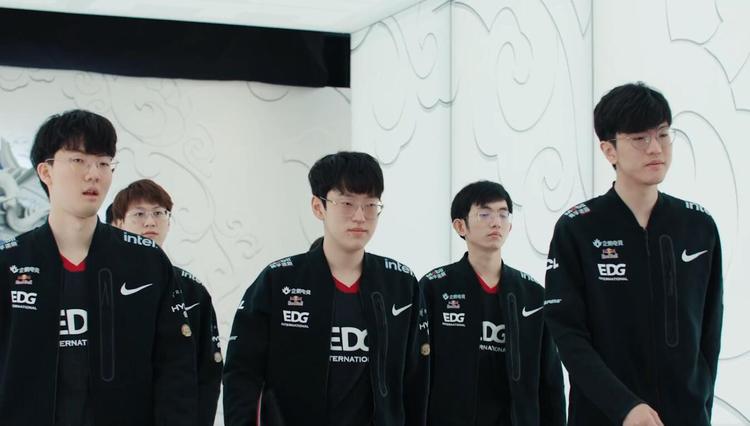 尤其是在对 尤其是在对