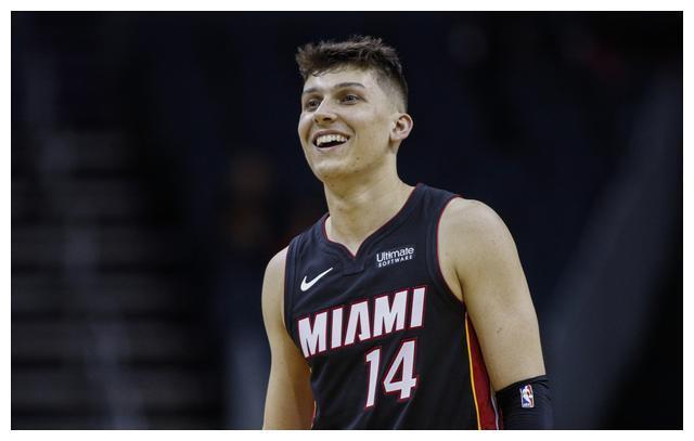 他与小卡共 他与小卡共